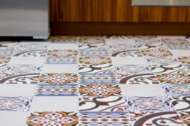 Yeni bir daire yerde döşeme