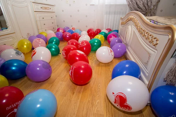 Balony Urodzinowe Podłodze Pokoju — Zdjęcie stockowe