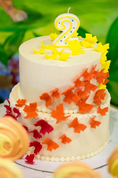 子供の誕生日のケーキ — ストック写真