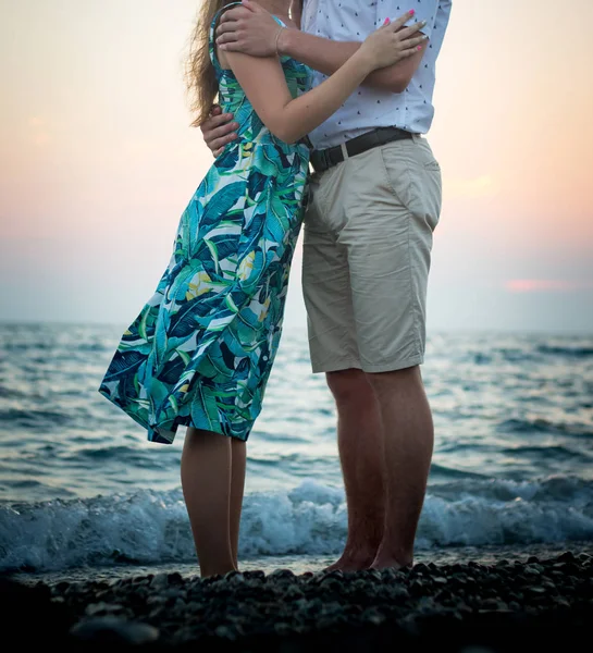 Jeune Couple Heureux Sur Plage — Photo