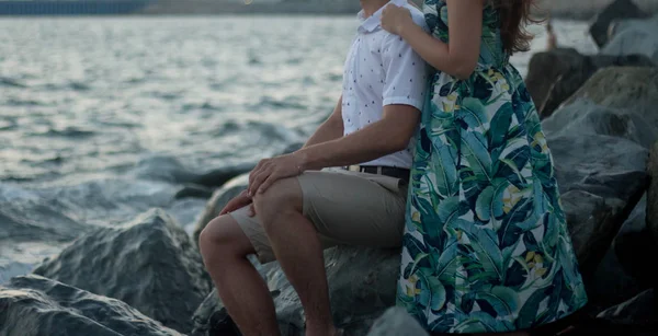 Jeune Couple Heureux Sur Plage — Photo