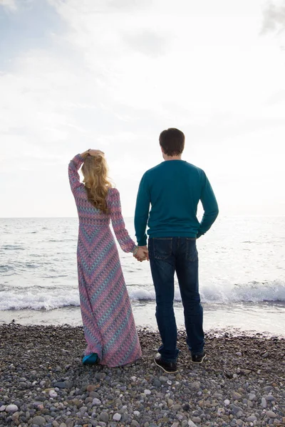 Junges Glückliches Paar Strand — Stockfoto
