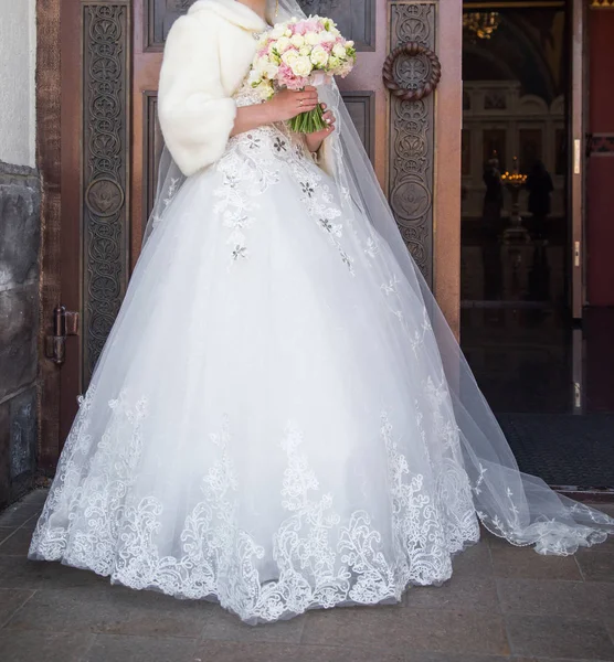 Pengantin Wanita Dengan Karangan Bunga Pernikahan — Stok Foto