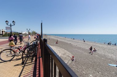 Sochi bahar Beach'te. Imeretinskaya Ovası