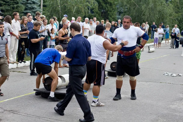 2011 Kreminna Luhansk州 乌克兰 强壮男人的节日 强大的游戏 力量运动节 人类节 — 图库照片