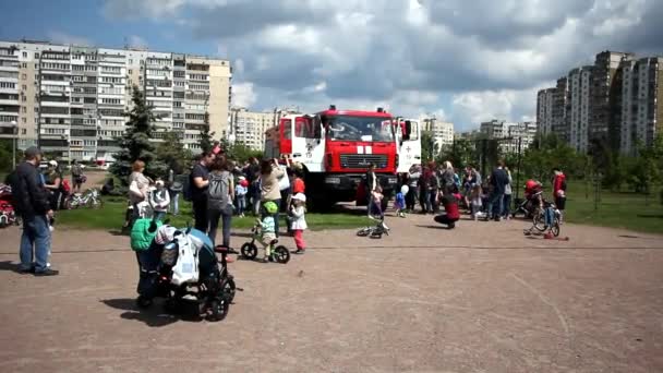 Representación Para Niños Familias Numerosas Parque Ucrania Kiev Troeschina Parque — Vídeos de Stock