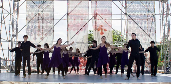 Kinderen Een Danswedstrijd Het Zangveld Kiev Oekraïne — Stockfoto