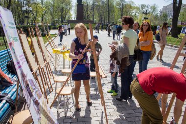 Kiev 'deki çocuklar için yaratıcı yüksek lisans dersleri. Park adını Taras Shevchenko 'dan almıştır.