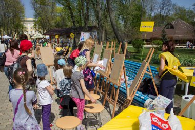 Kiev 'deki çocuklar için yaratıcı yüksek lisans dersleri. Park adını Taras Shevchenko 'dan almıştır.