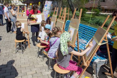 Kiev 'deki çocuklar için yaratıcı yüksek lisans dersleri. Park adını Taras Shevchenko 'dan almıştır.