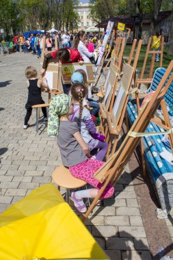 Kiev 'deki çocuklar için yaratıcı yüksek lisans dersleri. Park adını Taras Shevchenko 'dan almıştır.