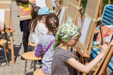 Kiev 'deki çocuklar için yaratıcı yüksek lisans dersleri. Park adını Taras Shevchenko 'dan almıştır.