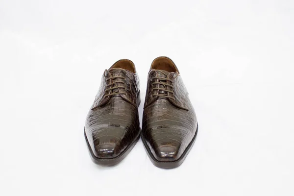 Elegantes Zapatos Marrones Para Hombre Sobre Fondo Blanco —  Fotos de Stock
