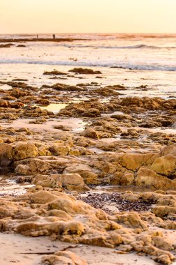 Swakopmund, Namibya'da Atlantik Okyanusu üzerinde gün batımı