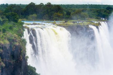 Victoria Şelalesi, Zambezi Nehri, Zimbabve ve Zambiya