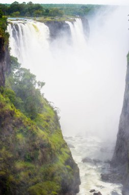 Victoria Şelalesi, Zambezi Nehri, Zimbabve ve Zambiya