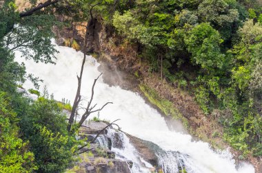 Victoria Şelalesi, Zambezi Nehri, Zimbabve ve Zambiya