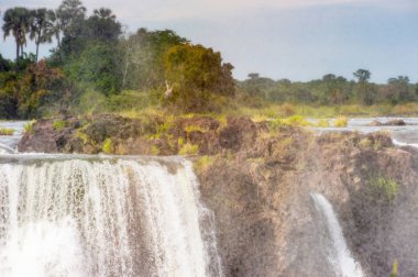 Victoria Şelalesi, Zambezi Nehri, Zimbabve ve Zambiya üzerinde gökkuşağı