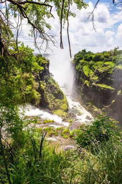 Victoria Şelalesi yakınlarındaki Zambezi nehri, Zambiya ve Zimbabve yatılı. Unesco Dünya Mirası