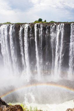 Victoria Şelalesi üzerinde gökkuşağı, Zambiya ve Zimbabve yatılı. Unesco Dünya Mirası