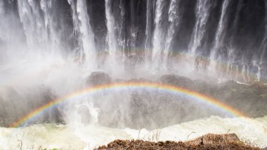 Victoria Şelalesi üzerinde gökkuşağı, Zambiya ve Zimbabve yatılı. Unesco Dünya Mirası
