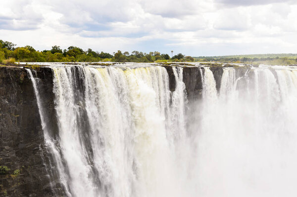 Пейзаж водопада Виктория, граница Замбии и Зимы. Всемирное наследие ЮНЕСКО
