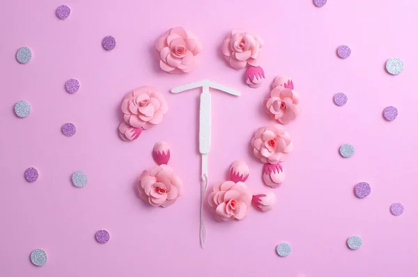 Koncepció Hormonális Fogamzásgátlás Tabletták Iud Gyönyörű Fényes Tabletta Rózsaszín Alapon — Stock Fotó