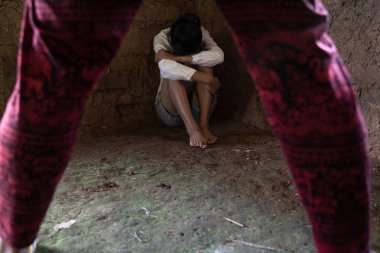 umutsuzluk tecavüz kurbanı yardım bekliyor, Cinsel taciz durdurun ve