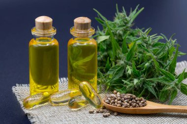 Tıbbi kenevirden yapılan temel yağ. Şişenin ayrıntıları