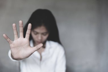  Cinsel istismarı Durdur Concept, Kadına Karşı Şiddeti ve Tecavüzü Durdurun, Cinsel Saldırı, travma geçirmiş kadın.