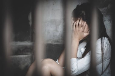 İnsan kaçakçılığı mağduru kadınlar, kadınlara yönelik şiddeti durdurun. Şiddet ve suistimal konsepti. Uluslararası Kadınlar Günü.