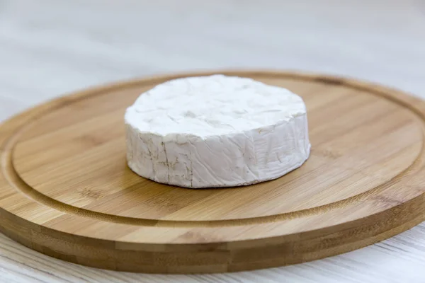 Camembert Cheese Brie Wooden Board Side View — Stock Photo, Image