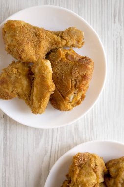 Lezzetli ev yapımı fırın fırınlanmış tavuk. 