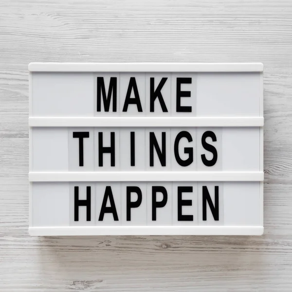 Beyaz tahta bir sörfte, ışık kutusunda bir şeyler yapmak.