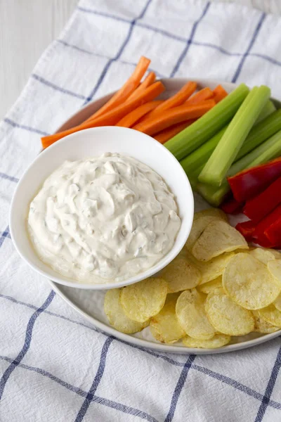 Homemade Caramelized Onion Dip with Potato Chips, Celery, Pepper — Stock Photo, Image