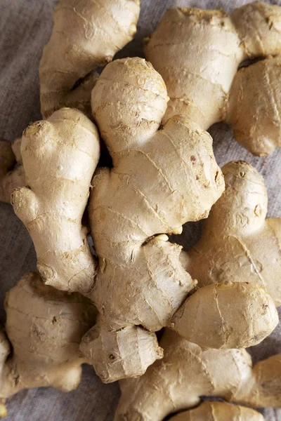Raw Organic Ginger Root Cloth Top View Flat Lay Overhead — Stock Photo, Image