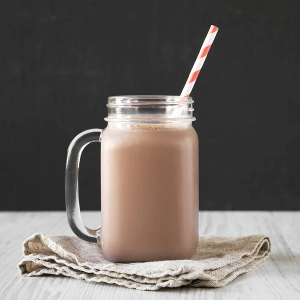 Hemgjort New England Choklad Milkshake Glasburk Mugg Sidovy Närbild — Stockfoto