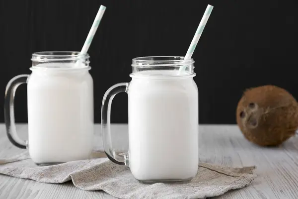 Pots Verre Remplis Lait Coco Vue Latérale Gros Plan — Photo