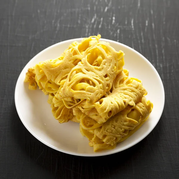 Homemade Net Crepe Roti Jala White Plate Black Background Low — Stock Photo, Image