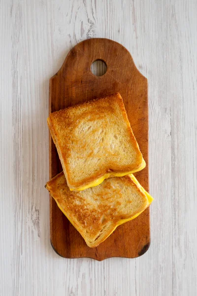 Sandwich Fromage Grillé Fait Maison Sur Une Planche Bois Rustique — Photo