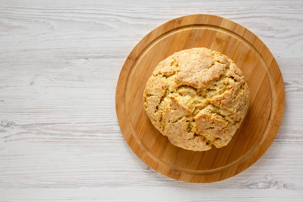 Pane Soda Irlandese Fatto Casa Una Tavola Bambù Uno Sfondo — Foto Stock