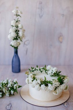 Kahvaltı granola bir kavanoz içinde.