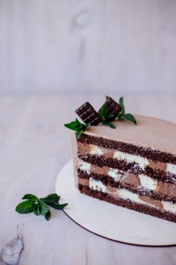 Kapuçino elinde fincan