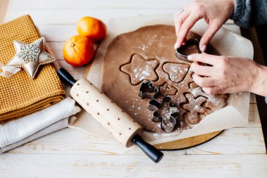 Geleneksel Noel kurabiyeleri. Yemek pişirme.