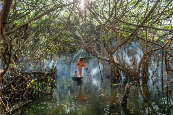 Pêcheurs Birmans Intha Sur Bateau Pêchant Poisson Traditionnel Lac Inle — Photo