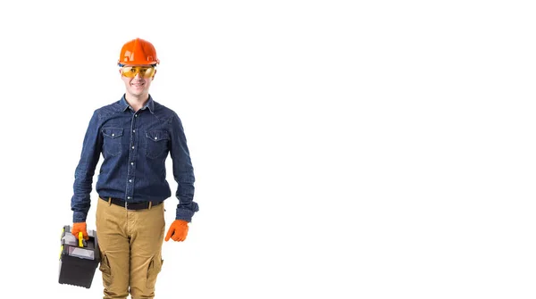 Retrato de reparador (construtor) em capacete e com caixa de ferramentas em mãos isoladas sobre fundo branco — Fotografia de Stock