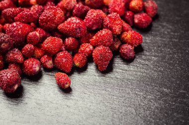 Taze toplanmış çileklerin geçmişi