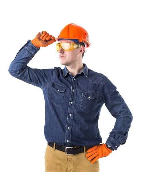 Retrato del reparador (constructor) en casco aislado sobre fondo blanco —  Fotos de Stock