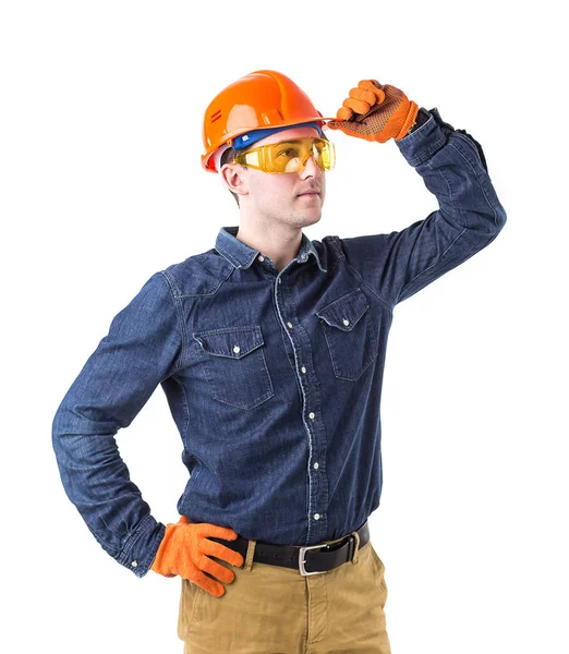 Ritratto di riparatore (costruttore) in casco gesticolando bene isolato su sfondo bianco — Foto Stock