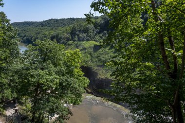 Letchworth Eyalet Parkı: Uppr Falls